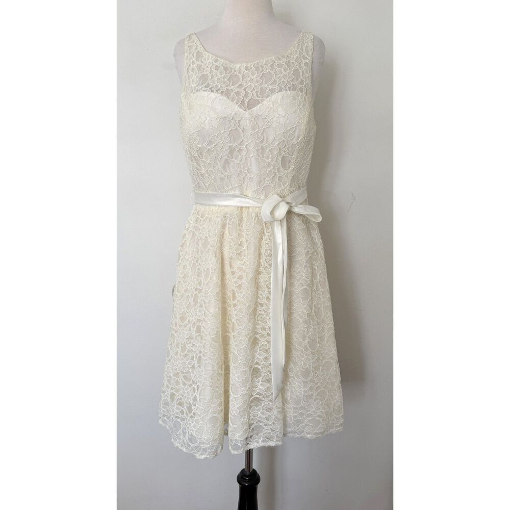 Marina Ivory Lace Wedding Party Dress Sleeveless Scoop Neckline Waist Sash Sz 12